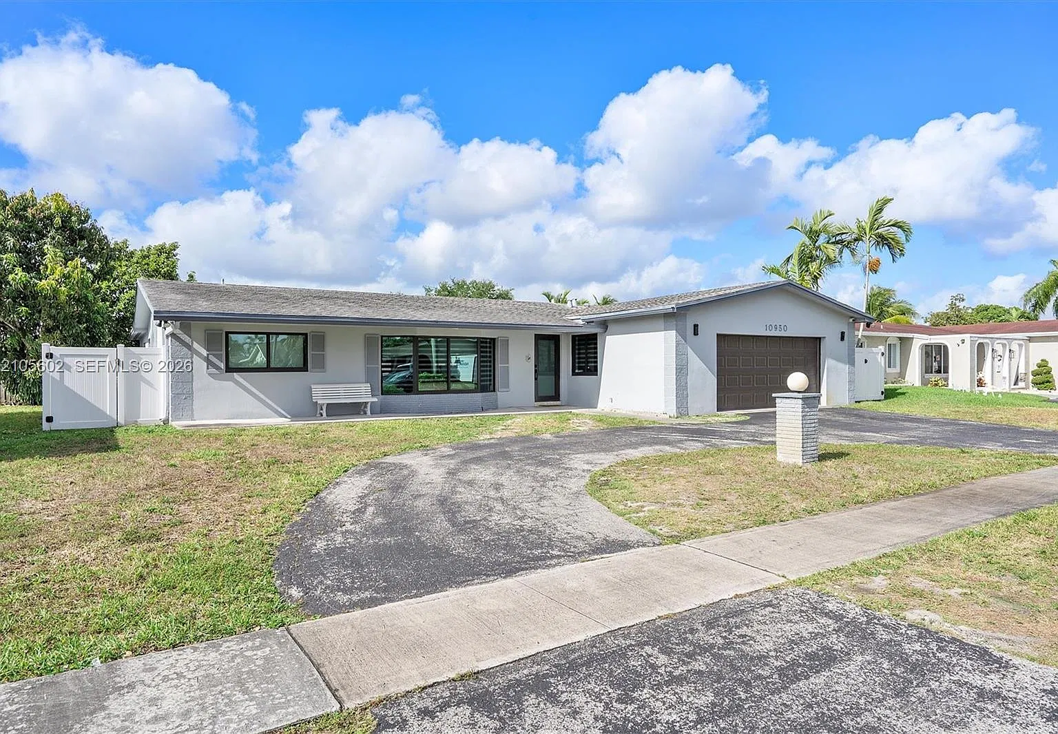 Pembroke Lakes Sec 5 — Photo 2