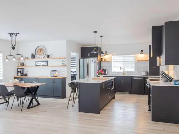 638 S 9th Ave, Wainwright, AB T9W 1B3