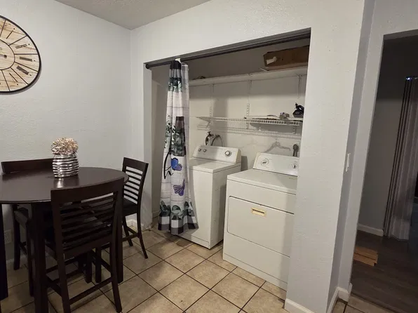 5581 White Cap St #1, Las Vegas, NV 89110