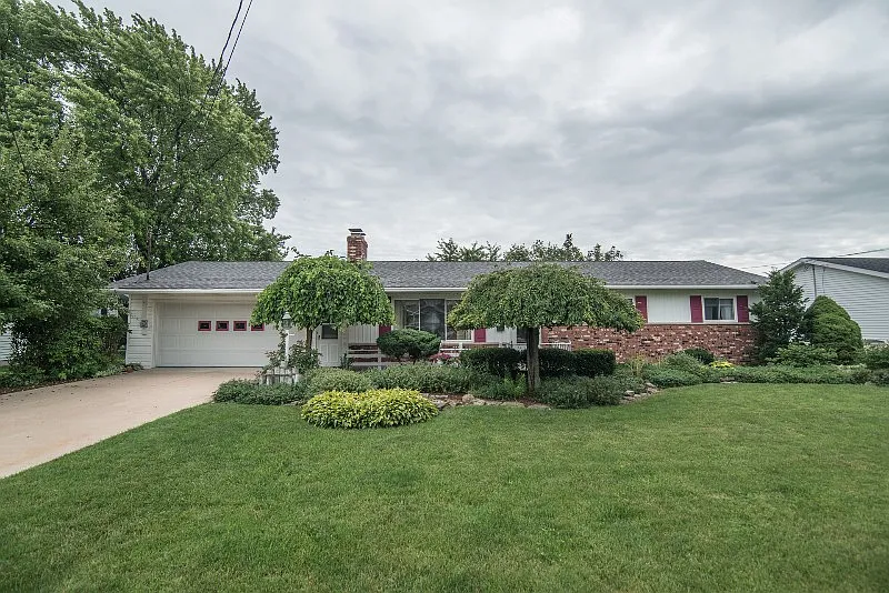 2974 Imperial Dr photo 1