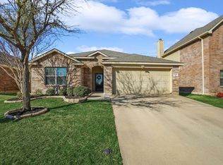 10429 Rising Knoll Ln, Fort Worth, TX 76131