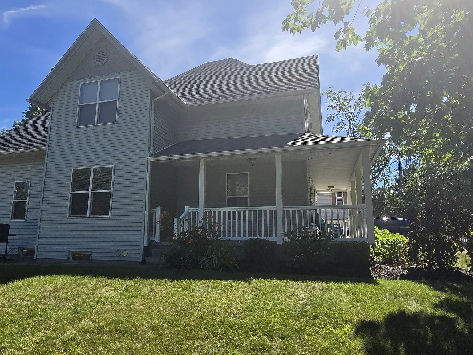 4 bed, 2.5 bath, 2300 sqft, $2,150 — Photo 2