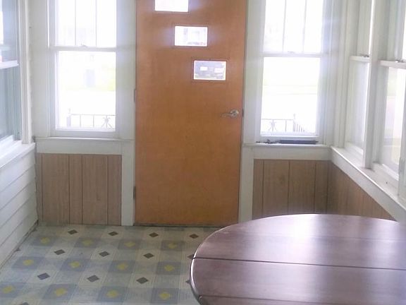 3rd image of 4445 West St