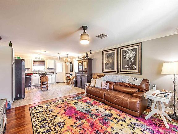 5th image of 805 Cottagemill Ln