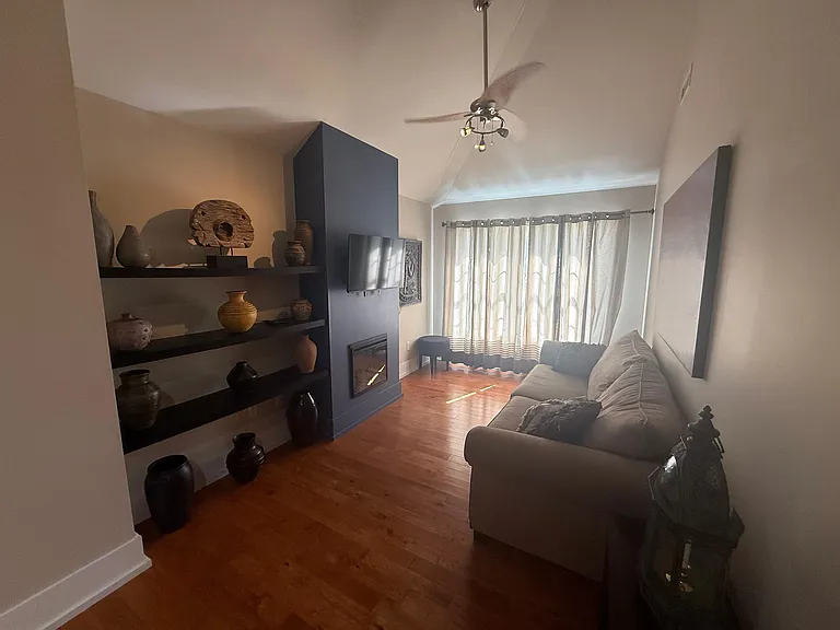 1021 Bay Dr #B — Photo 7