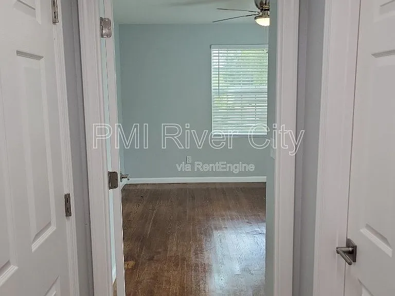 1356 River Hills Cir E — Photo 11