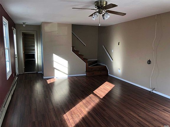 3rd image of 256 Denton Ave