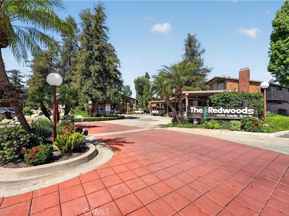 1062 Cabrillo Park Dr, Santa Ana, CA 92701