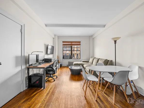 116 West 72nd Street image 2 of 10