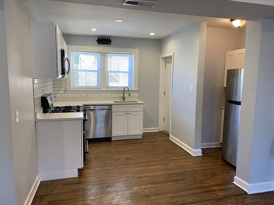 1st image of 3318 N Leclaire Ave #B