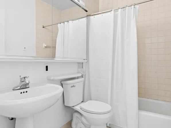 32 East 76th Street 605 image 8 of 9