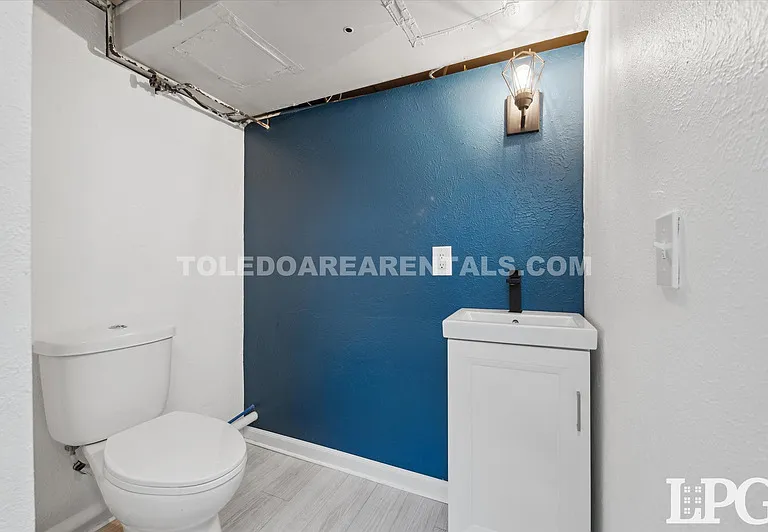391 Perry Dr — Photo 35