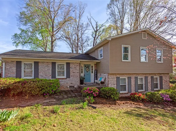 126 Lake Forest Cir, Easley, SC 29642