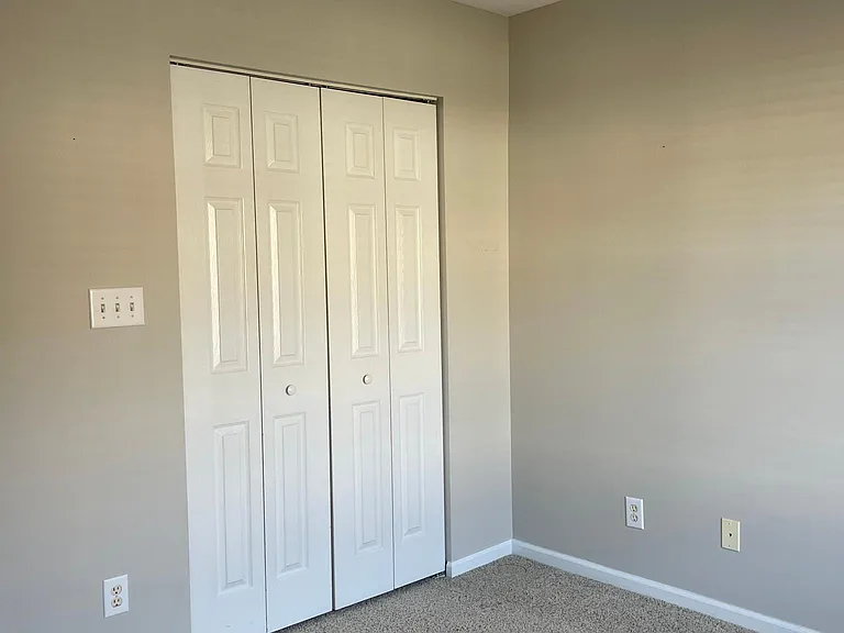 8223 Southgate Commons Dr — Photo 30