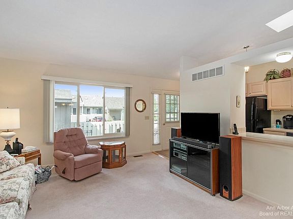 3rd image of 62360 Arlington Cir Unit 3
