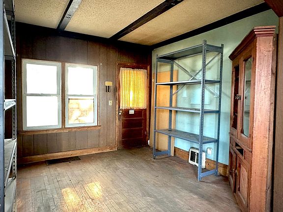 2nd image of 1387 Thomas Ave