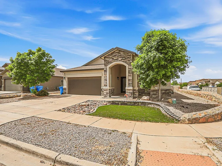 10155 Hueco Junction Rd — Photo 3