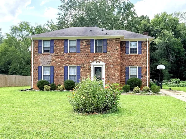 6824 Marlbrook Dr, Charlotte, NC 28212