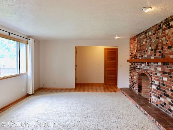 5th image of 7127 SE Wilshire St