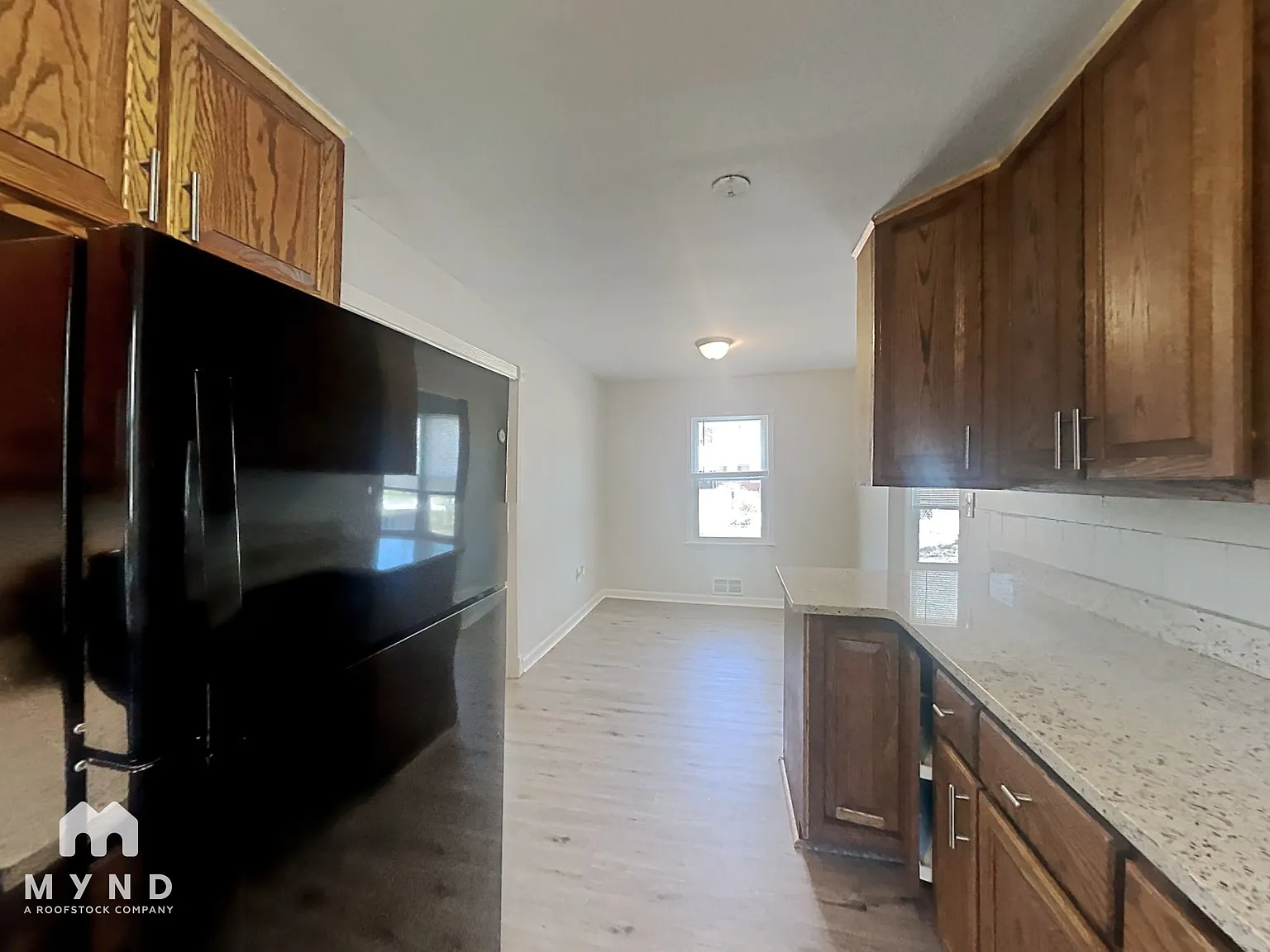 3 bed, 1.0 bath, 1144 sqft, $1,530 — Photo 3
