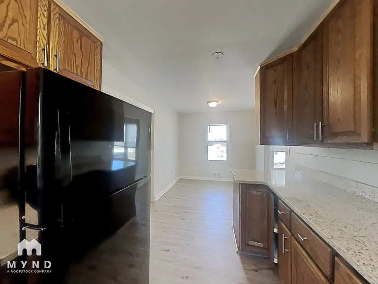 6345 Oakview Ln — Photo 3