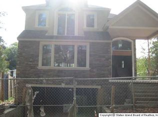 54 Harborview Pl, Staten Island, NY 10305