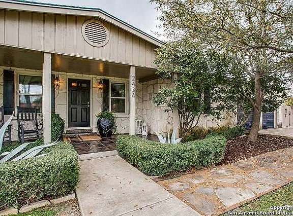 3rd image of 2434 Blossom Dr