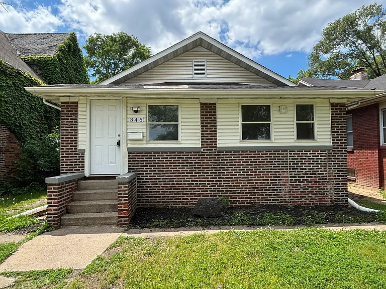 346 Richard Gordon Hatcher Blvd — Photo 1