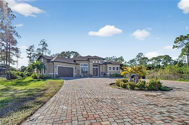 1912 Jung Blvd E — Photo 3