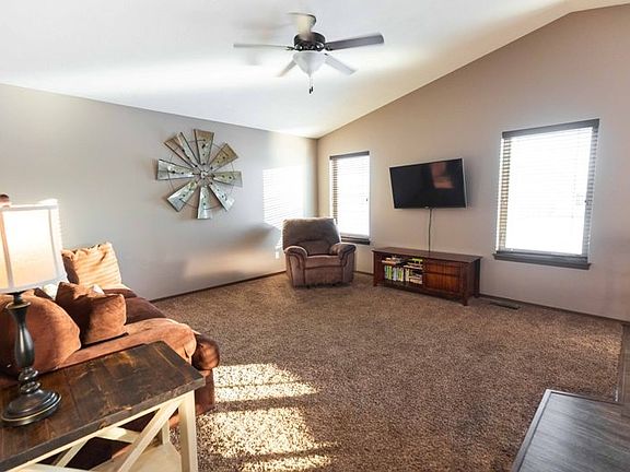 3rd image of 7801 W Pettigrew Ln