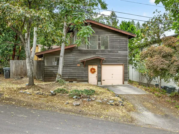 809 Beach St, Ashland, OR 97520