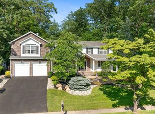 7 Lorraine Ct, East Brunswick, NJ 08816