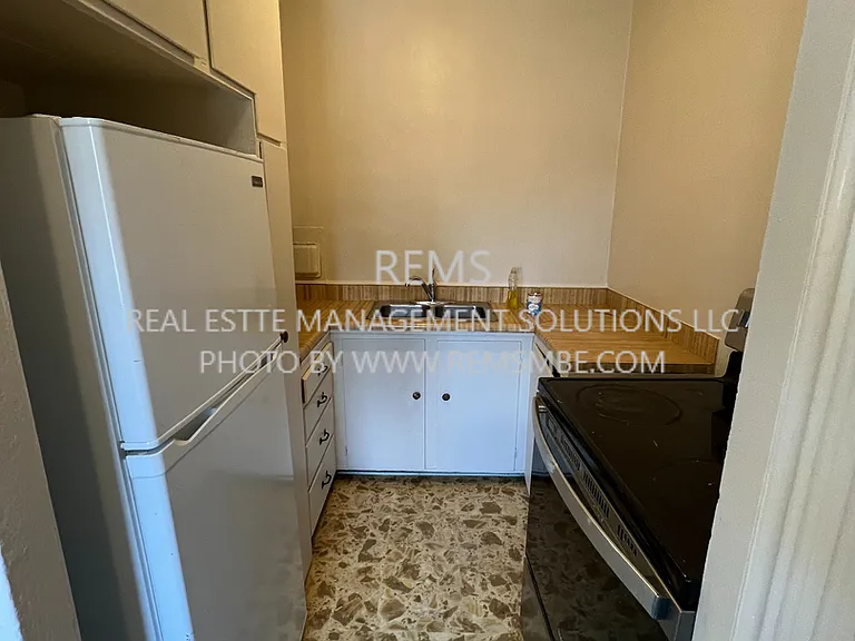 125 7th Ave — Photo 4