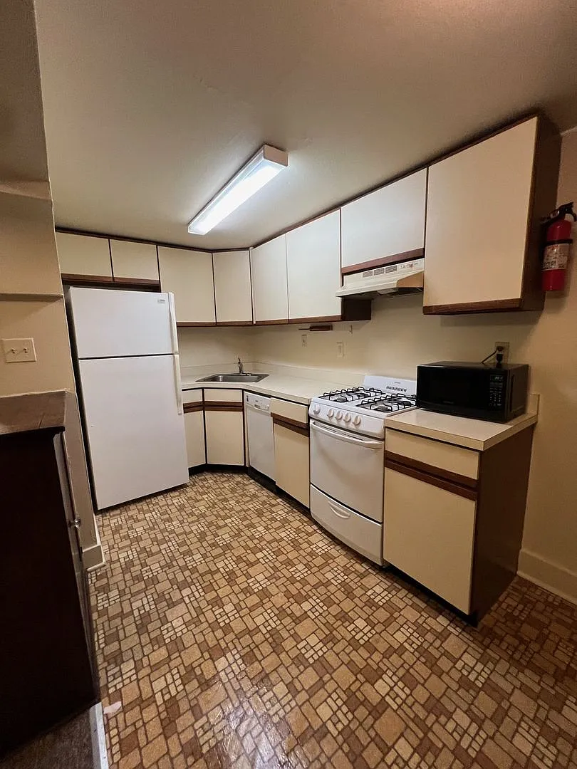 426 Packard — Photo 1