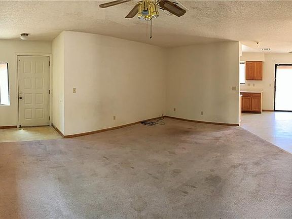 3rd image of 1945 Lucille Ave