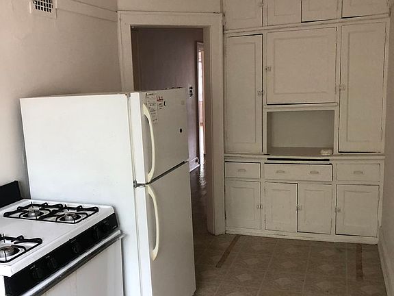 5th image of 1720 E Newport Ave #11