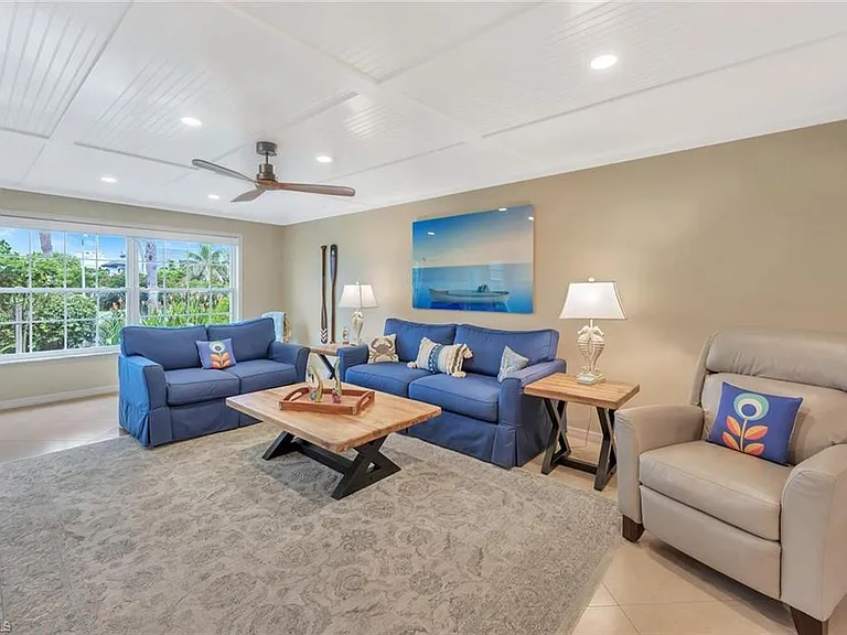 4200 Belair Ln #105 — Photo 3
