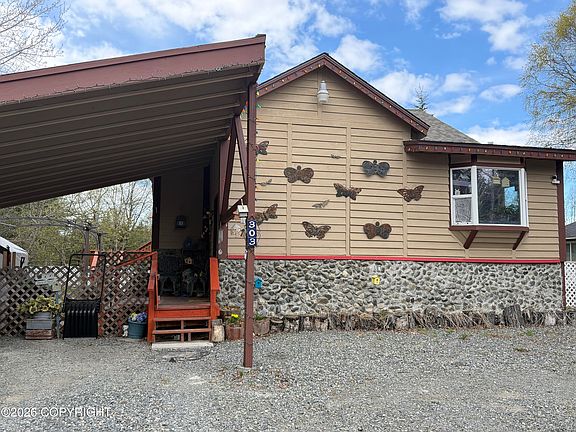 2nd image of 303 Dolly Varden St