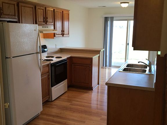 5th image of 2291 Shamrock Ln APT A