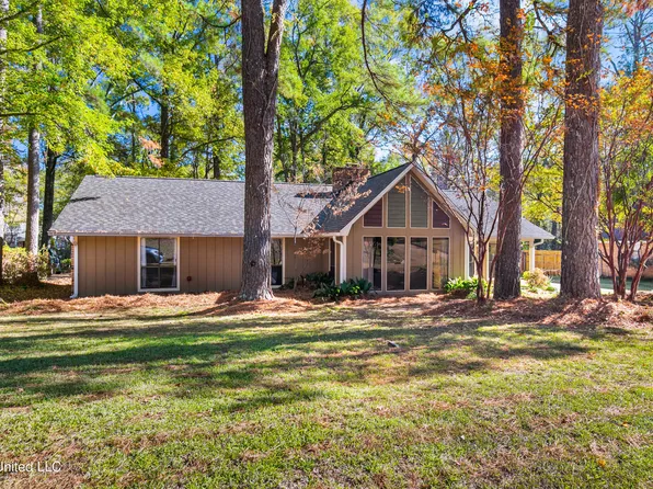 104 Longwood Dr, Clinton, MS 39056