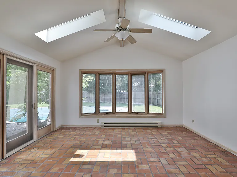 1086 Ravine Ridge Dr — Photo 14