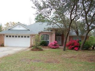 2600 Barefoot Creek Cir, Navarre, FL 32566