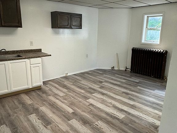 4th image of 126 N Orchard St APT 4