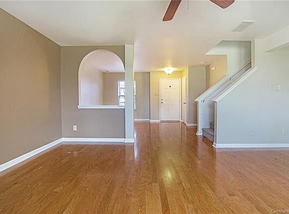 3rd image of 116 Boiling Brook Dr