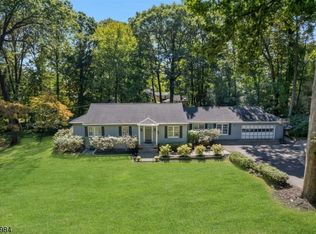 2 Crestview Rd, Mountain Lakes, NJ 07046