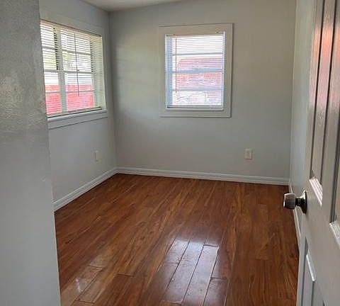 5th image of 3207 E Wilder Ave