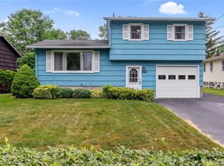 6392 Carson Dr, East Syracuse, NY 13057