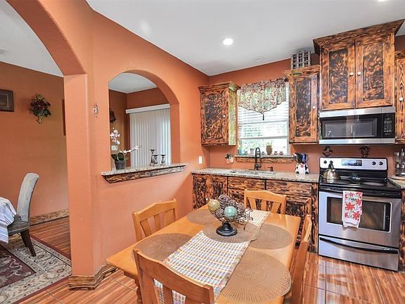3rd image of 11361 Amber Park Dr