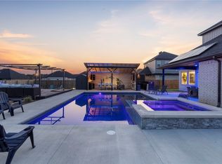 250 Bequette Ln, Centerton, AR 72719