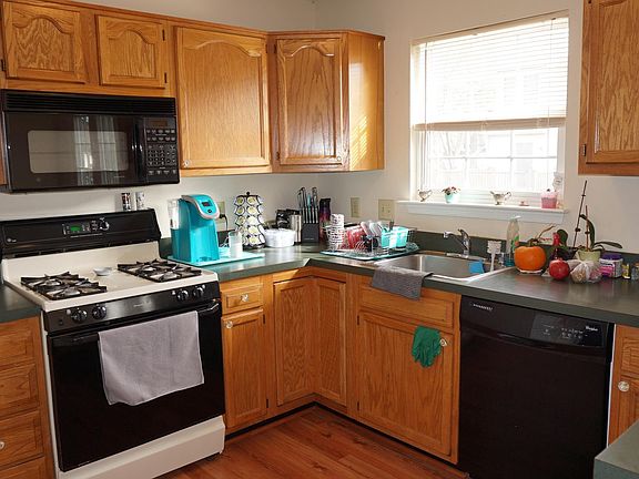 2nd image of 1403 Pinnacle Dr